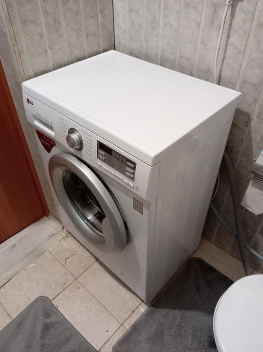 Стралный машина.