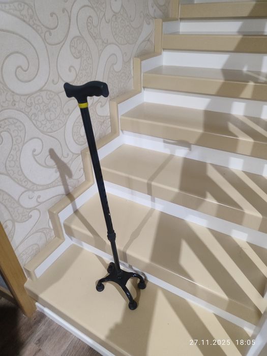 Продам трость для ходьбы