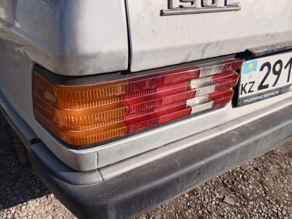 Задние фонари w201