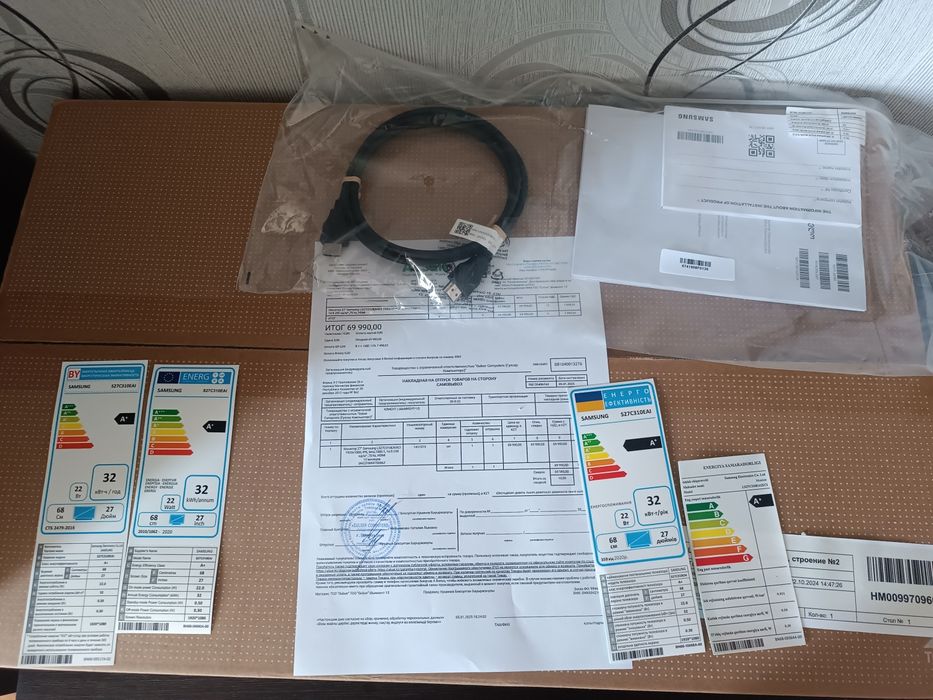 Монитор Самсунг s3