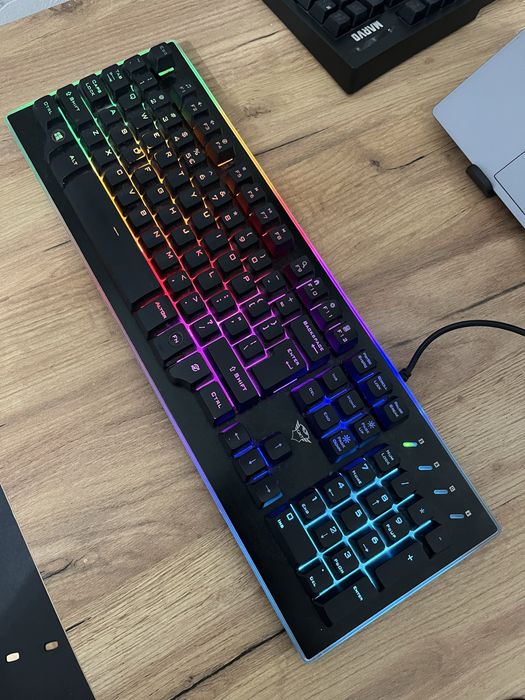 Tastatura Trust Thura GTX 680 semi-mecanica