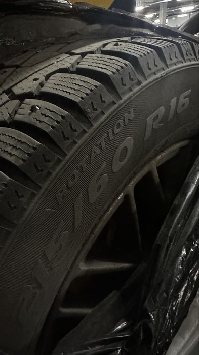 Продам 4 зимние шины Pirelli Ice zero с 4 дисками