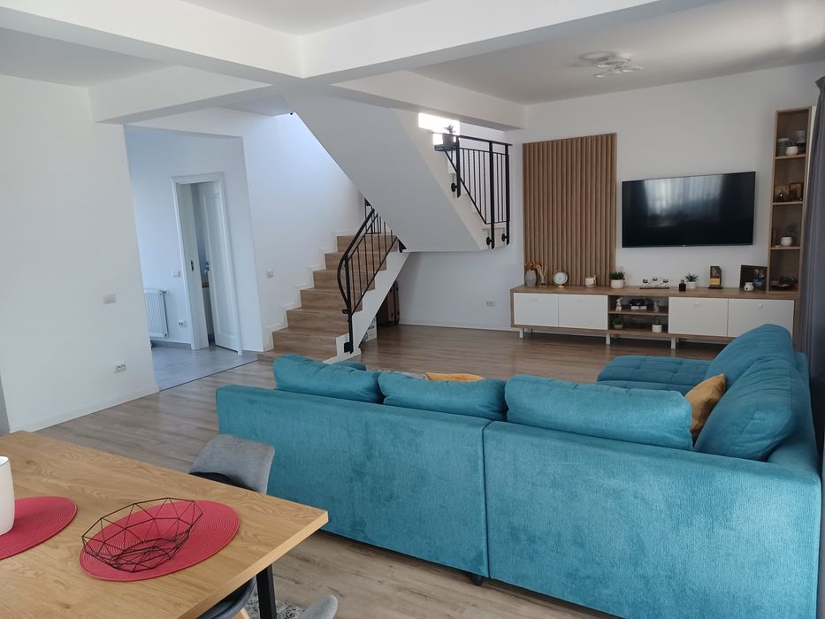 Casă 4 camere Miroslava