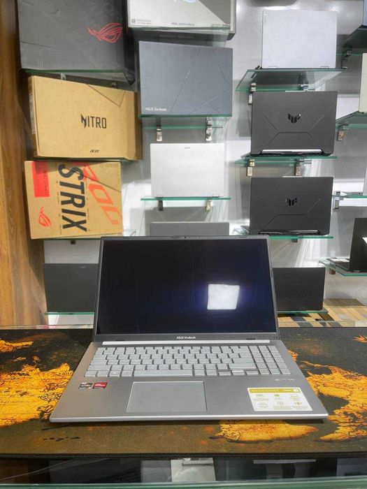 Asus Vivobook Go 15 OLED/AMD RYZEN 5 - 7520U/8/512/15.6" Oled