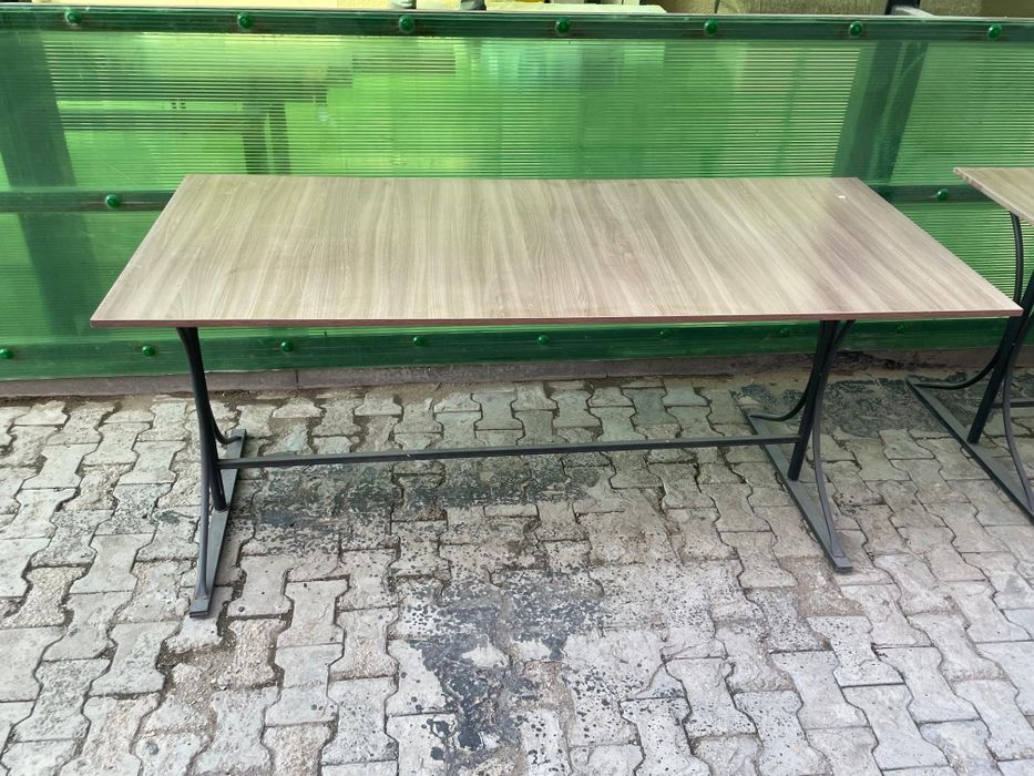 Продам Стол б/у в хорошем состоянии