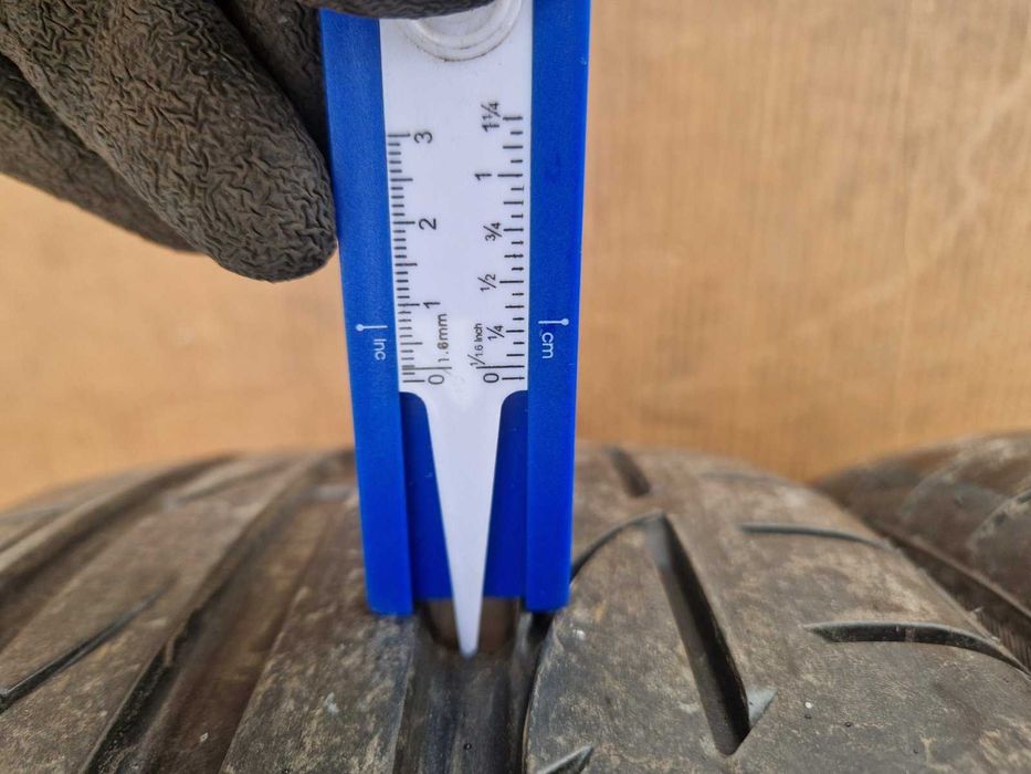 2 Bridgestone R18 245/40 Летни гуми  DOT0723