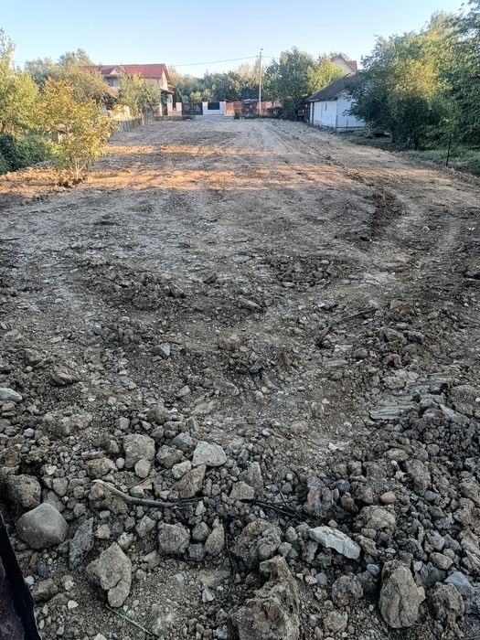 Închiriez teren pentru parcare