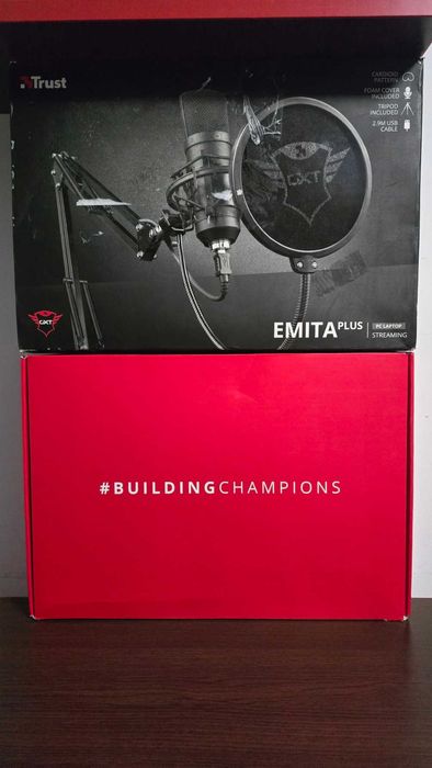 Microfon Trust Emita Plus GXT252