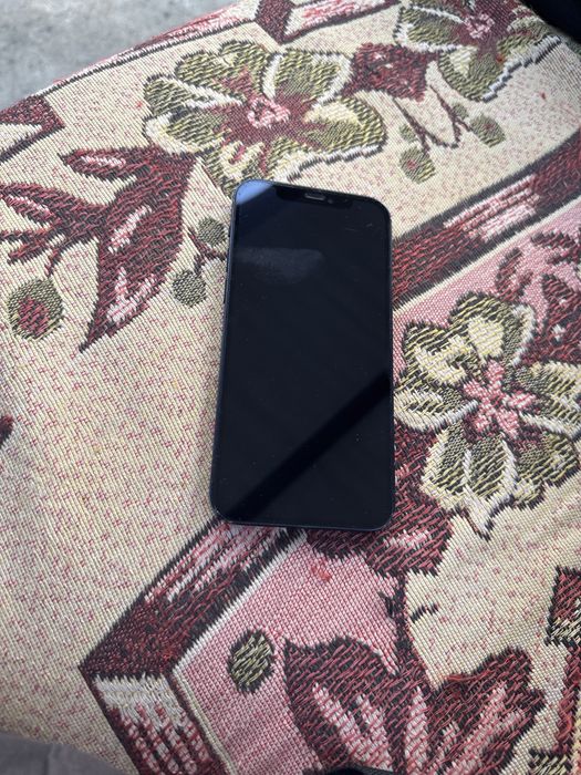 IPhone 12 емкость 71%,память 64