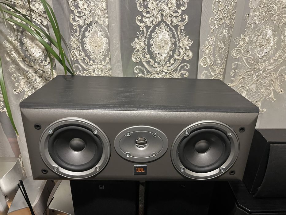 Boxa centru JBL EC25