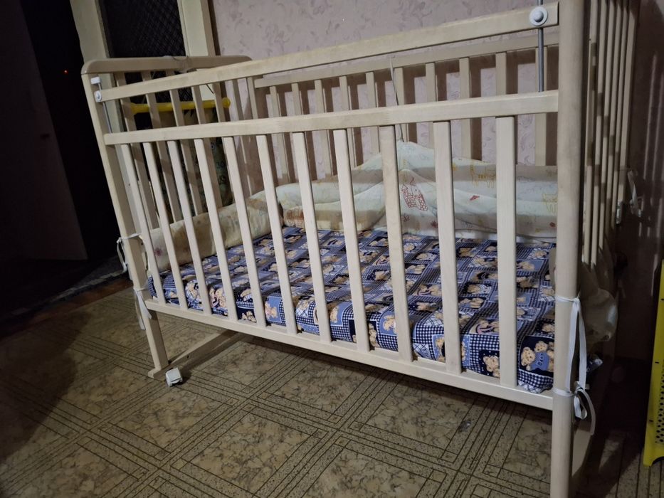 Детская кроватка