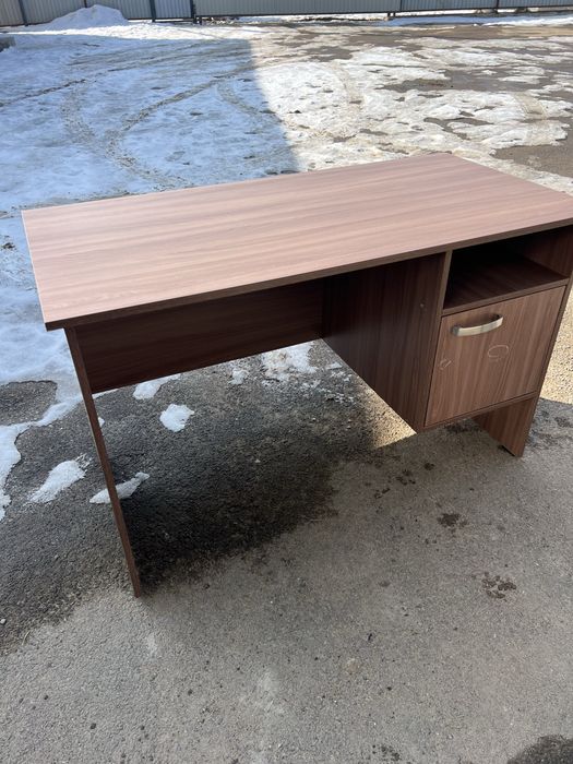 Столы для офиса и дома