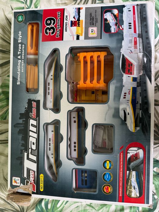 Train Game Set (39 pcs game set, simulating a true style,battery, 3+ )