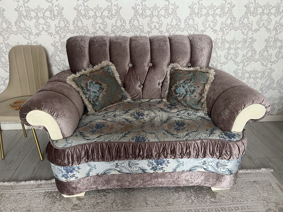 Мягкая мебель (диван)