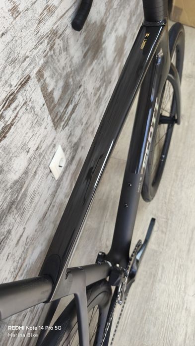 DEMO карбонов шосеен велосипед Scott Addict RC30 105 Di2 Capital 2025 | L