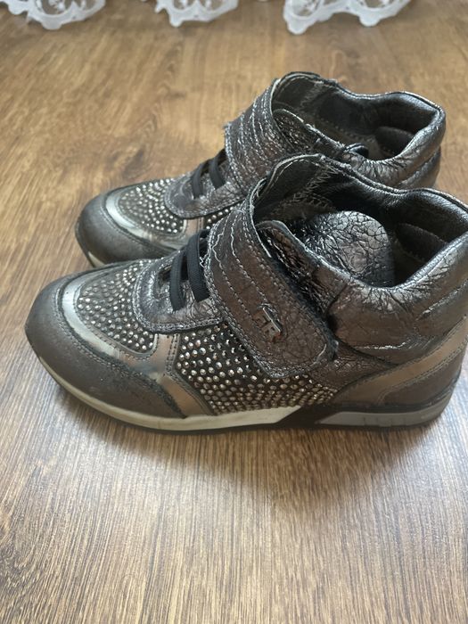 Продам обувь