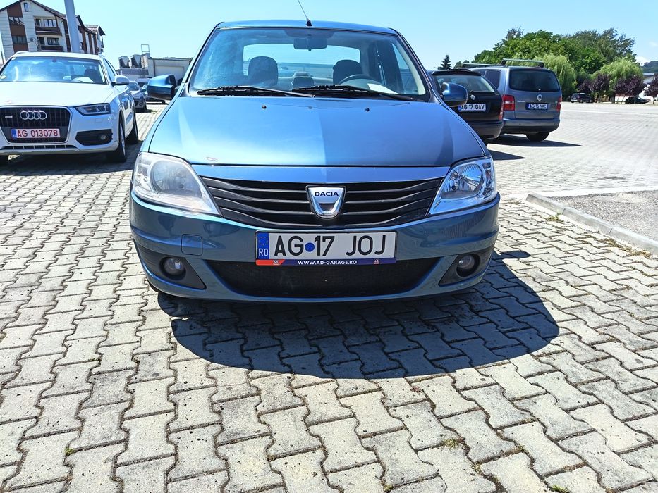 Vând Dacia Logan 16 16v