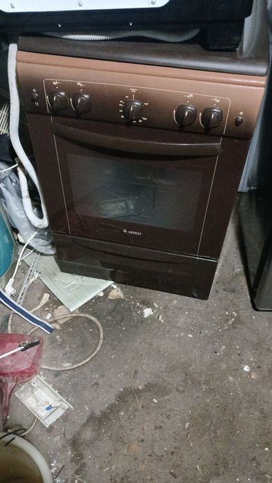 Прадается газ плита