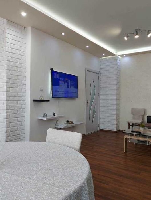 Дава се под наем Двустаен апартамент в Пловдив, Тракия - 60 кв.м за 450 € - Снимка #2