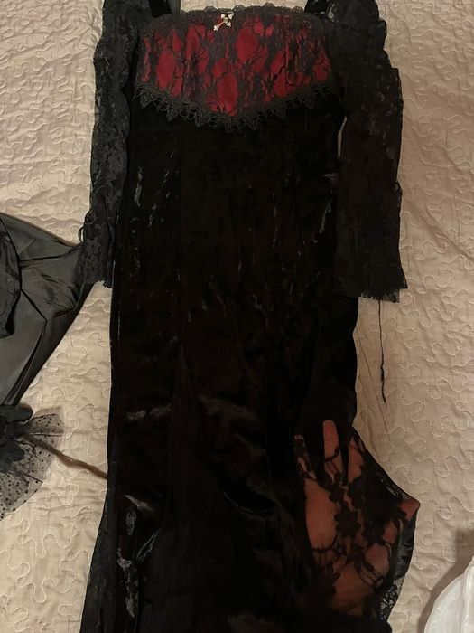 Готическое платье с крестиком