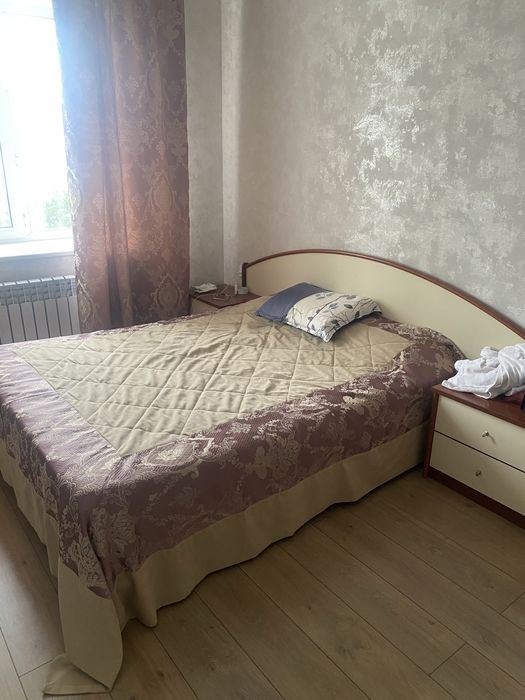 Продается спальный гарнитур