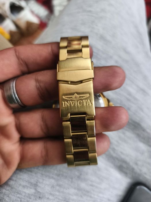 Vând Ceas INVICTA