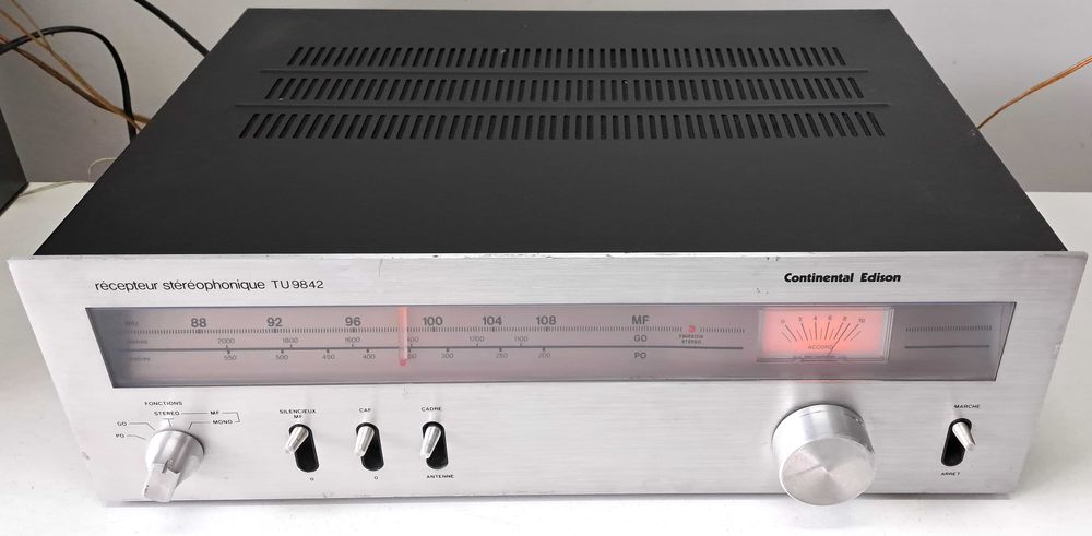 Continental Edison TU 9842 tuner radio analog pt amplificator scala
