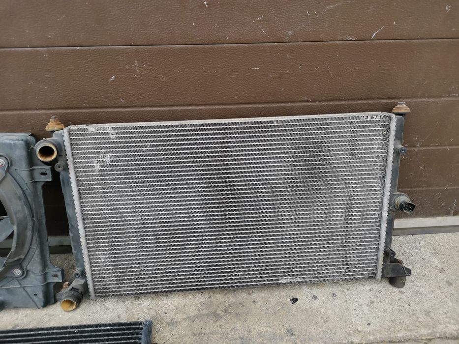 Radiator apa 7M3121253B compatibil seat alhambra galaxy vw sharan