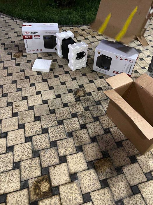 Hikvision UPS Smart 3000VA новый, не использовался, с чеком