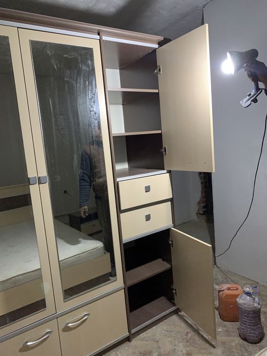 Спальный гарнитур