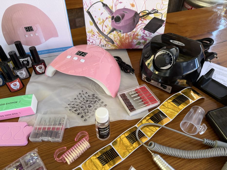 Комплект за маникюр uv led лампа печка гел лак електрическа пила