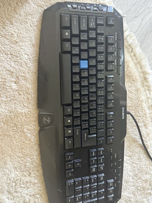 Монитор Acer+ клавиатура Zalman