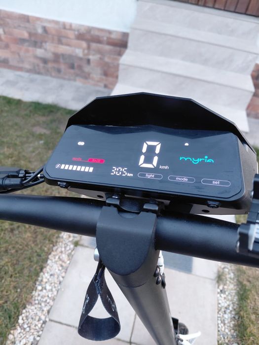 Vand trotineta MYRYA my7061+ suport de tel.