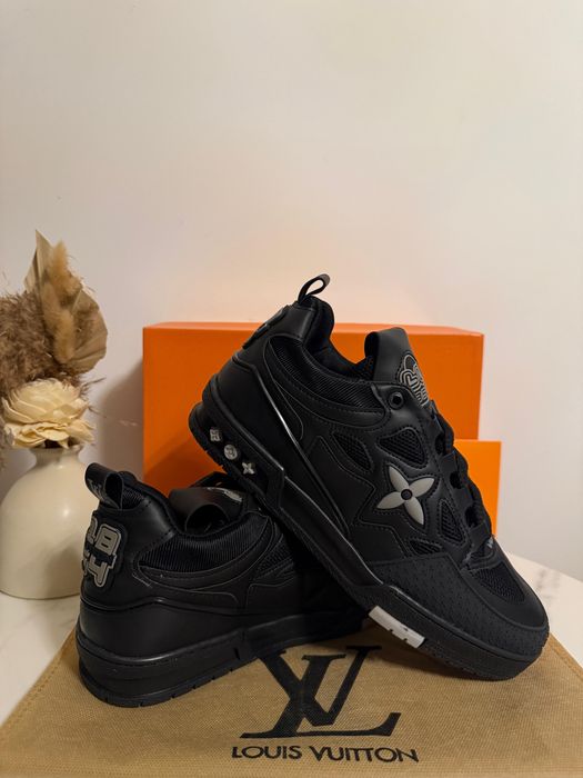 Adidasi/Papuci L O U I S V U I T T O N Black
