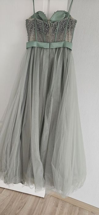 Офицялна рокля за поводи