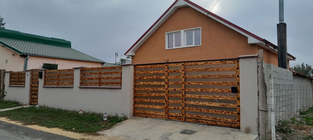 Vând casă  ciocarlia de jos