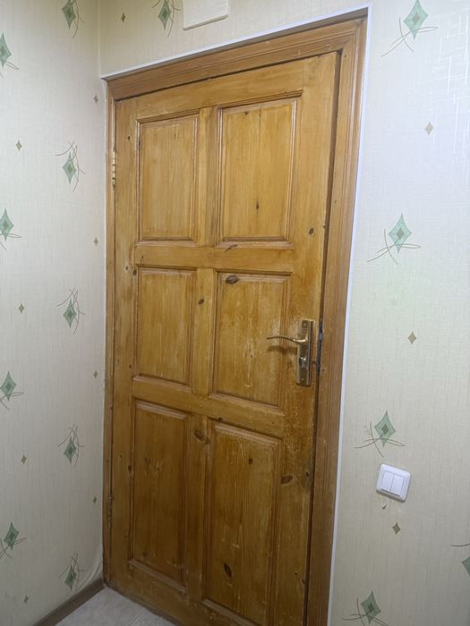 Продам двери деревянные