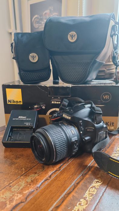 Aparat foto DSLR Nikon D5100+ obiectiv Nikkor 18-55 + cadou.