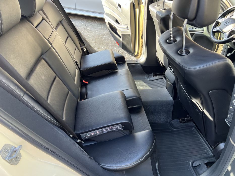 Mercedes E-class 2014 .136 hp diesel