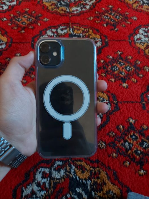 Iphone 11 qora sotiladi oladiganla tel qisin yo sms yosin