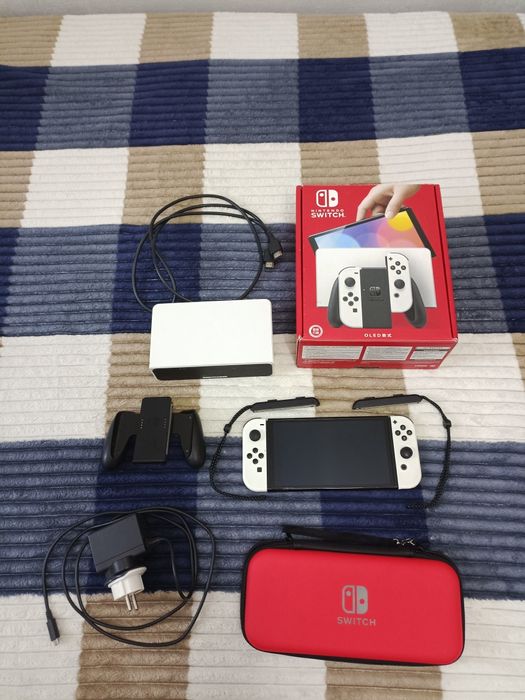 Nintendo Switch oled + чехол