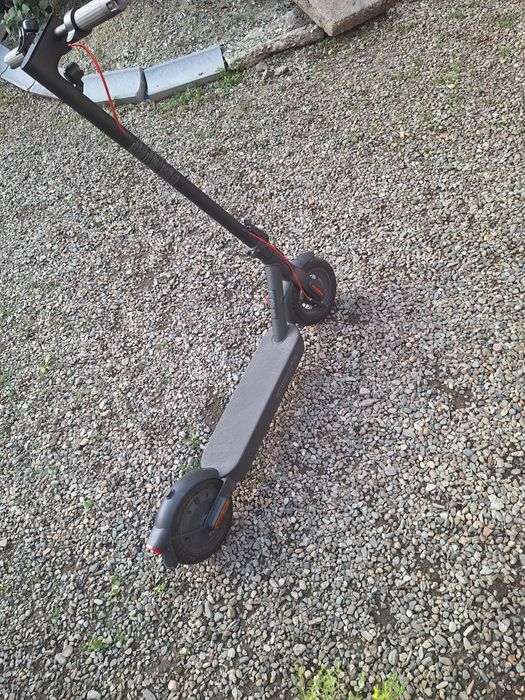 Vând trotineta xiaomi 4 Pro