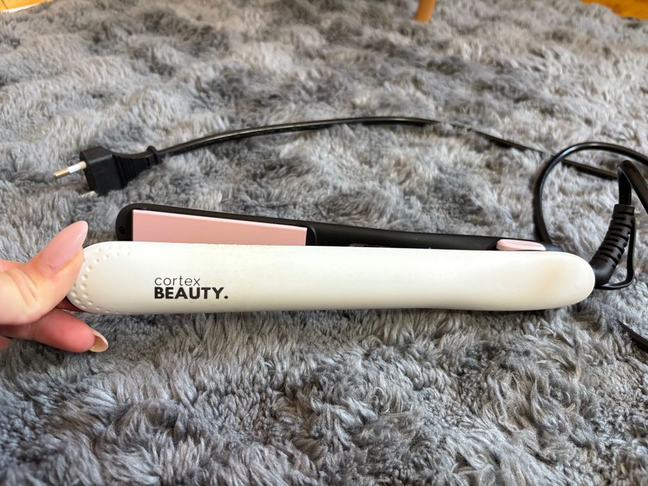 Преса за изправяне Cortex beauty