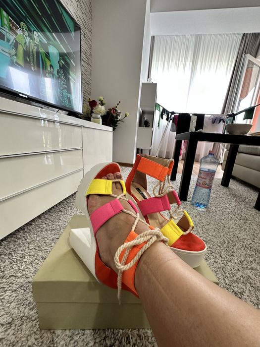 Sandale colorate