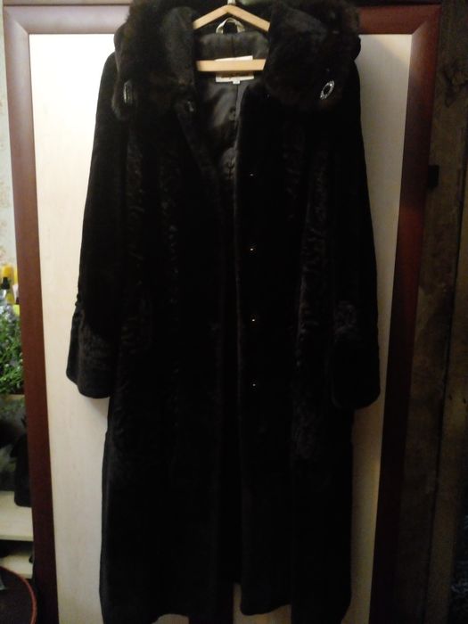 Продам шубу натуралка мутон.