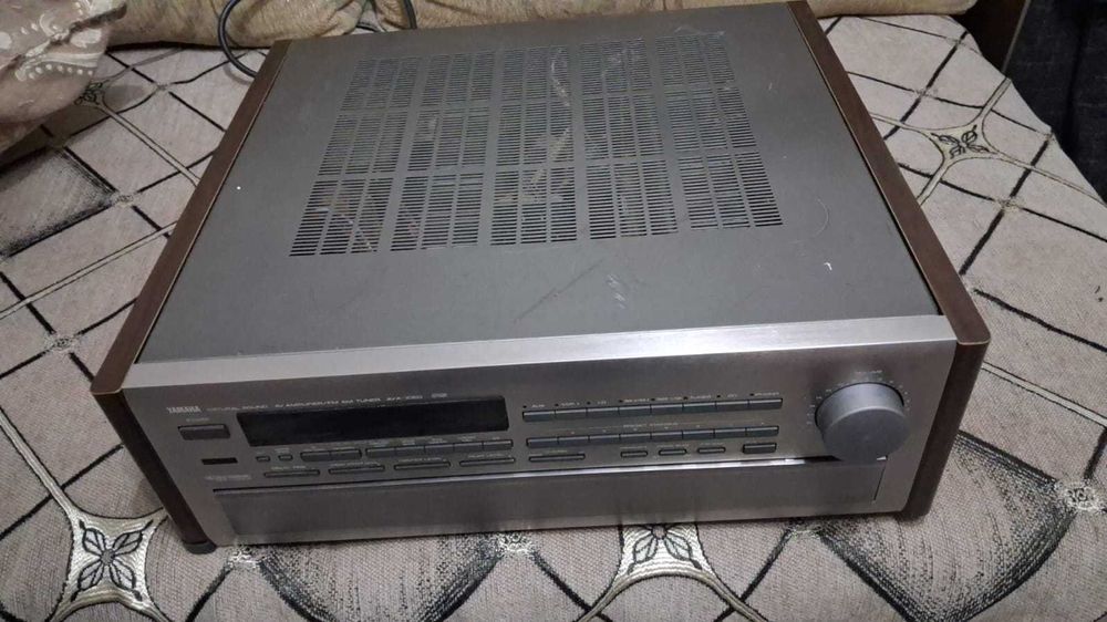Усилитель Yamaha AVX  1050