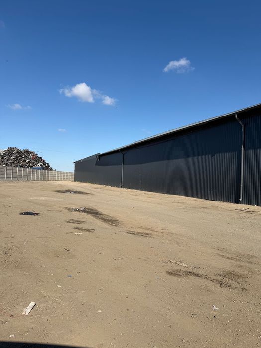 Vand sau inchiriez teren platforma de beton langa autostrada