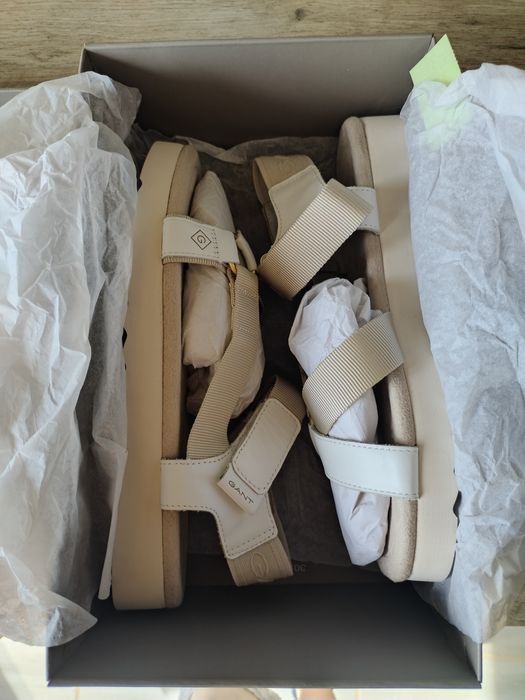 Нови сандали Gant