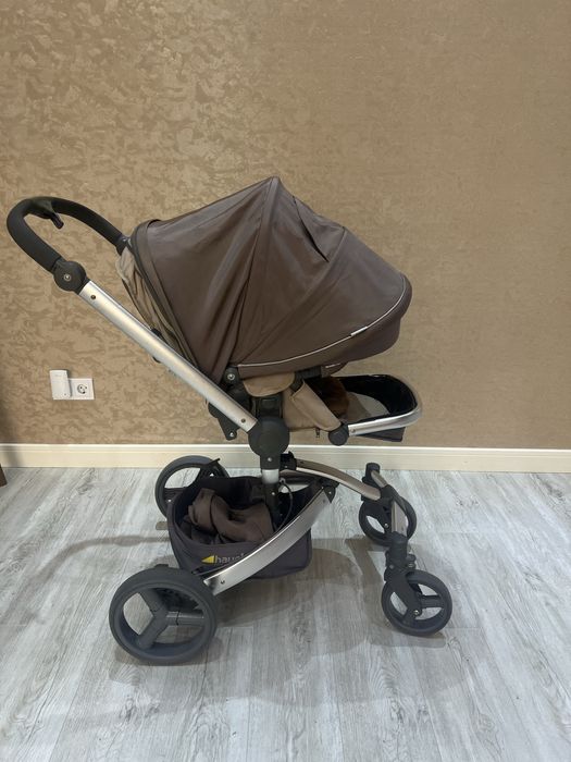 Детская коляска фирмы Hauck