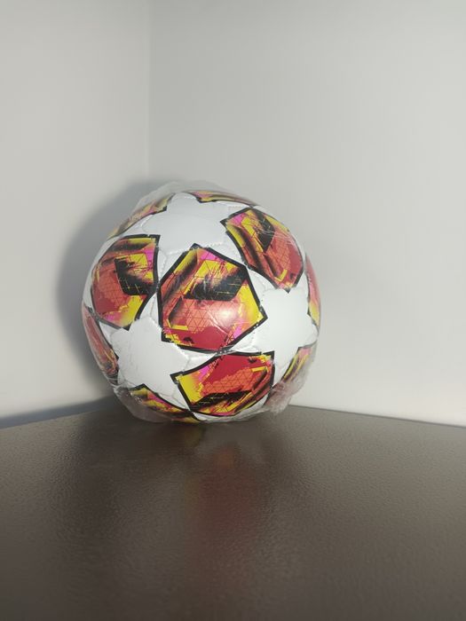 Футбольные, волейбольные мячи